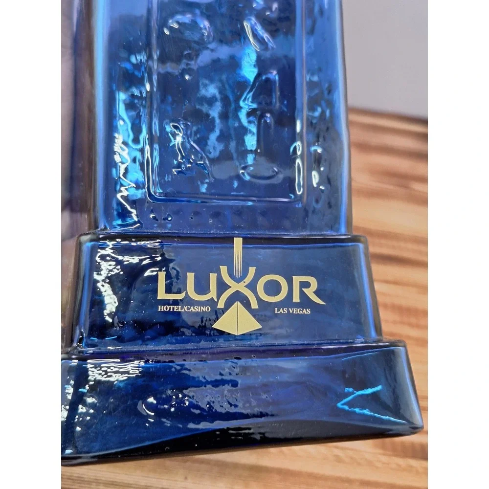 Las Vegas LUXOR Casino Hotel Cobalt Blue Egyptian Obelisk Glass Vase 9